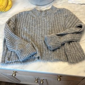 Free people sweater size medium. Worn once